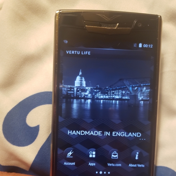 VERTU SIGNATURE TOUCH GRAPE LIZARD/TITANIUM - Picture 12 of 16